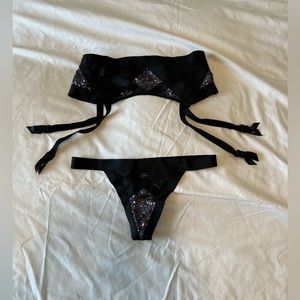 Victoria’s Secret garter & thong. garter size XXS thong size S NEW no tags
